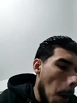 Snapshot of hummerevv chatting on 10.28.25 hummerevv online show from 10.28.25