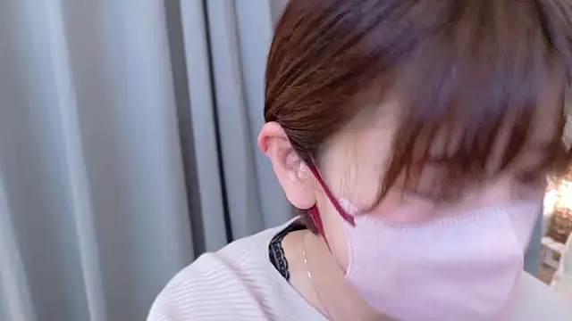 Snapshot of Risa_06 chatting on 11.18.25 Risa 06 online show from 11.18.25