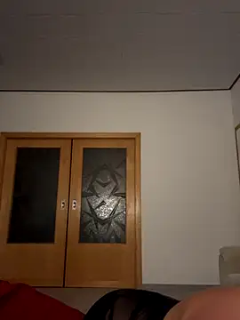 Snapshot of -OLYA- chatting on 11.15.25 -OLYA- online show from 11.15.25