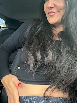 Snapshot of -OLYA- chatting on 11.17.25 -OLYA- online show from 11.17.25