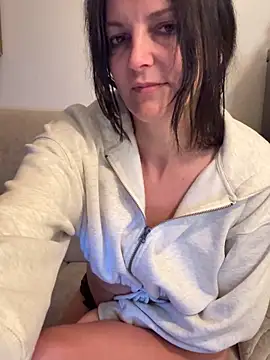 Snapshot of -OLYA- chatting on 11.19.25 -OLYA- online show from 11.19.25