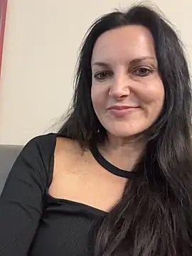 Snapshot of -OLYA- chatting on 12.23.25 -OLYA- online show from 12.23.25