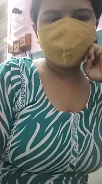 Snapshot of Dr_Chhaya chatting on 03.02.25 Dr Chhaya online show from 03.02.25