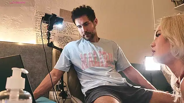 Snapshot of 2lust chatting on 12.22.25 2lust online show from 12.22.25