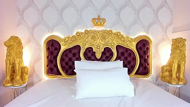 KendralHolson online show from 10.04.25