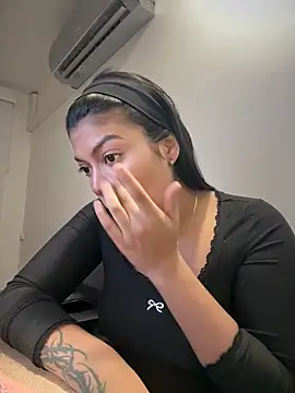 jennifer oliveira online show from 12.18.25