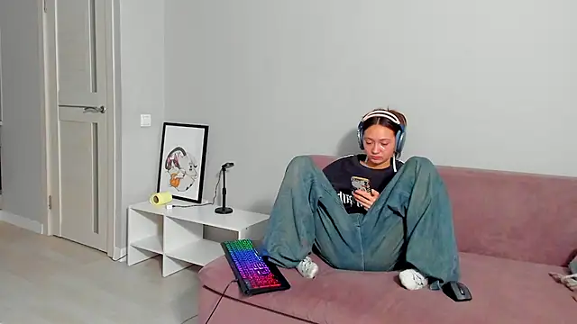 EllaSky xoxo online show from 01.25.25