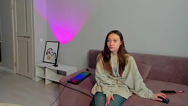 EllaSky xoxo online show from 01.28.25