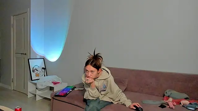 EllaSky xoxo online show from 02.05.25