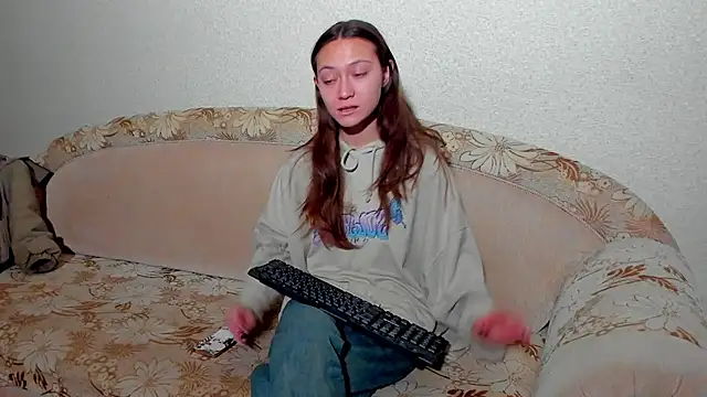 EllaSky xoxo online show from 03.04.25