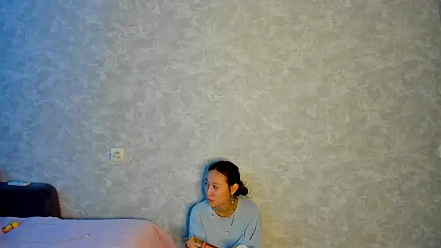 EllaSky xoxo online show from 10.11.25