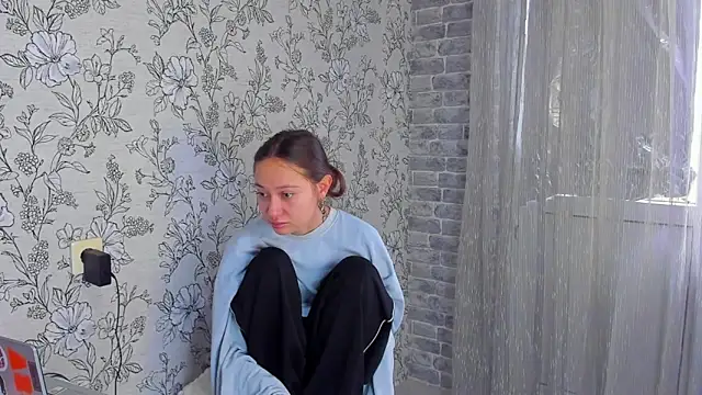 EllaSky xoxo online show from 12.14.25