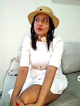 Snapshot of cami_victoria chatting on 12.07.24 cami victoria online show from 12.07.24