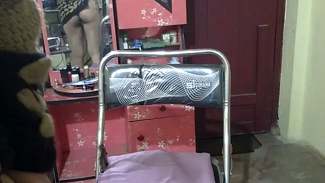 Snapshot of Pramila_Manish chatting on 12.16.25 Pramila Manish online show from 12.16.25