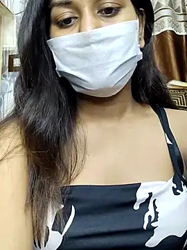 Snapshot of its_sophiaa chatting on 07.14.26 its sophiaa online show from 07.14.26