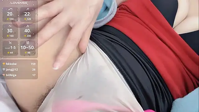 Snapshot of Qwi-V1 chatting on 01.24.25 Qwi-V1 online show from 01.24.25