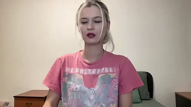 Snapshot of Onika_Love chatting on 09.27.25 Onika Love online show from 09.27.25