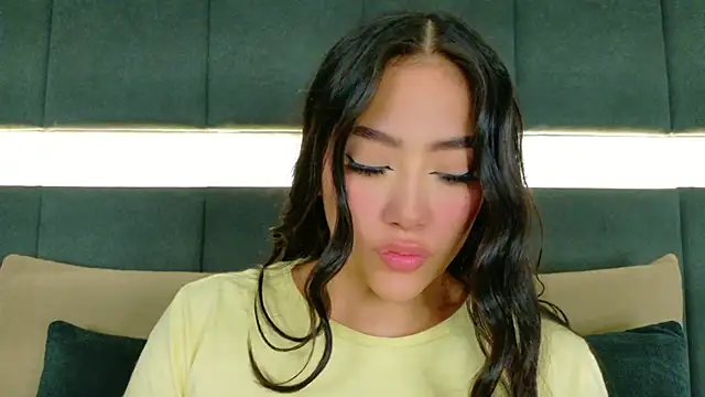 nicolle pierce online show from 11.08.25