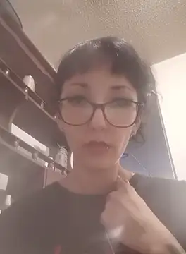 Snapshot of HighLilith chatting on 10.05.25 HighLilith online show from 10.05.25