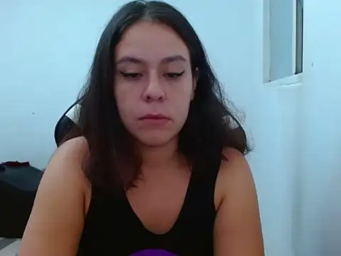 Snapshot of Hard_innocence chatting on 12.20.25 Hard innocence online show from 12.20.25