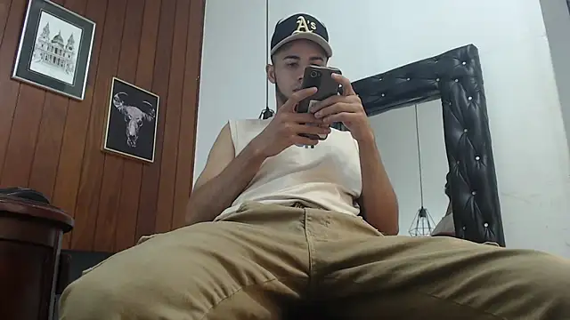 Snapshot of jhon_ath chatting on 01.09.25 jhon ath online show from 01.09.25