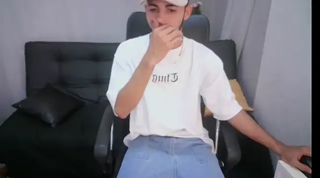 Snapshot of jhon_ath chatting on 02.02.25 jhon ath online show from 02.02.25