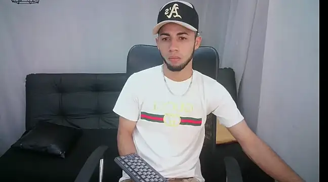 Snapshot of jhon_ath chatting on 02.03.25 jhon ath online show from 02.03.25