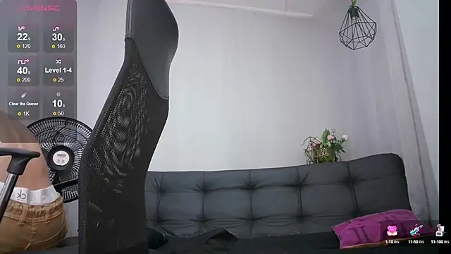 Snapshot of jhon_ath chatting on 02.14.25 jhon ath online show from 02.14.25