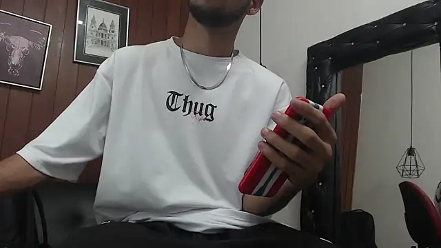 Snapshot of jhon_ath chatting on 03.18.25 jhon ath online show from 03.18.25