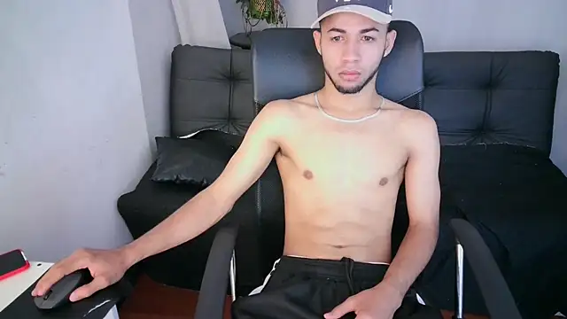 Snapshot of jhon_ath chatting on 03.19.25 jhon ath online show from 03.19.25