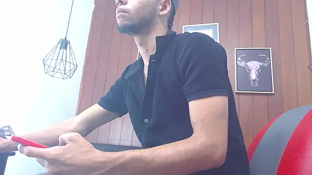 Snapshot of jhon_ath chatting on 03.20.25 jhon ath online show from 03.20.25