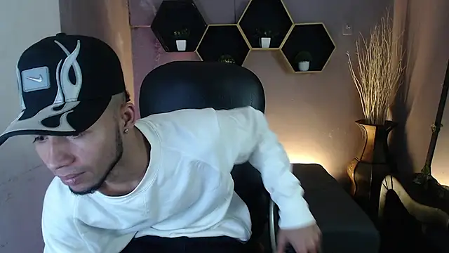 Snapshot of jhon_ath chatting on 09.09.25 jhon ath online show from 09.09.25