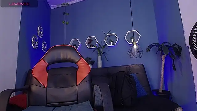 Snapshot of jhon_ath chatting on 09.14.25 jhon ath online show from 09.14.25