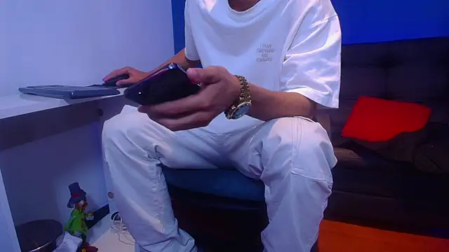 Snapshot of jhon_ath chatting on 09.25.25 jhon ath online show from 09.25.25