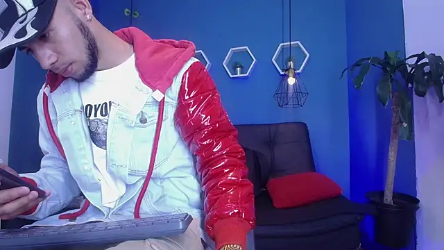 Snapshot of jhon_ath chatting on 10.01.25 jhon ath online show from 10.01.25