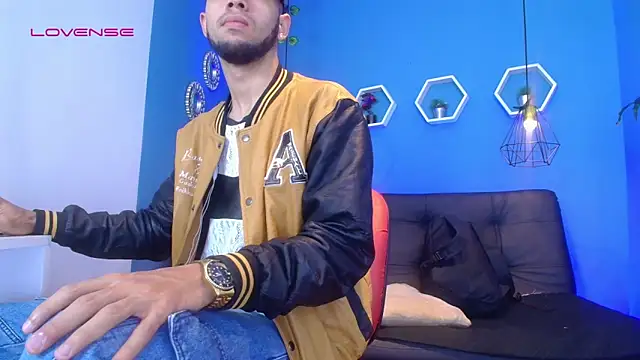 Snapshot of jhon_ath chatting on 10.23.25 jhon ath online show from 10.23.25