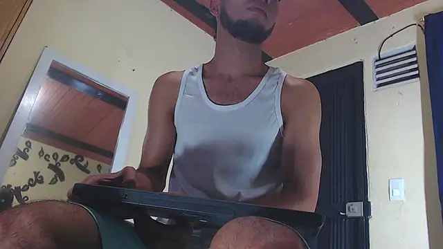 Snapshot of jhon_ath chatting on 11.02.25 jhon ath online show from 11.02.25