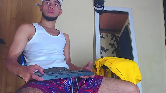 Snapshot of jhon_ath chatting on 11.30.25 jhon ath online show from 11.30.25