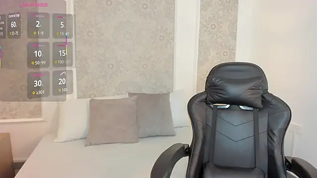 Snapshot of dulce_natyy chatting on 11.08.25 dulce natyy online show from 11.08.25