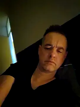 Snapshot of Hectorthyssen1 chatting on 12.27.24 Hectorthyssen1 online show from 12.27.24