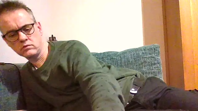 Snapshot of Hectorthyssen1 chatting on 01.10.25 Hectorthyssen1 online show from 01.10.25