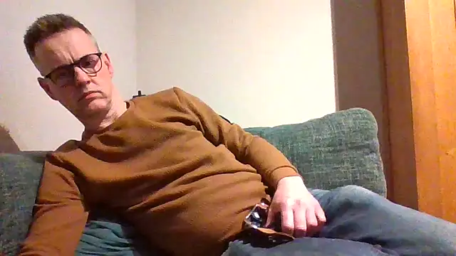 Snapshot of Hectorthyssen1 chatting on 02.05.25 Hectorthyssen1 online show from 02.05.25