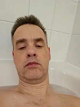 Snapshot of Hectorthyssen1 chatting on 02.12.25 Hectorthyssen1 online show from 02.12.25