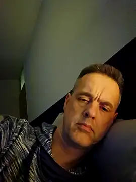 Snapshot of Hectorthyssen1 chatting on 03.18.25 Hectorthyssen1 online show from 03.18.25