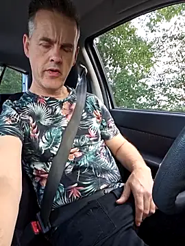 Snapshot of Hectorthyssen1 chatting on 09.15.25 Hectorthyssen1 online show from 09.15.25