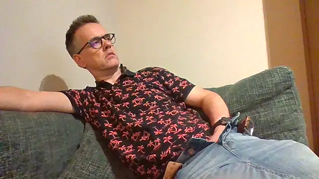 Snapshot of Hectorthyssen1 chatting on 09.19.25 Hectorthyssen1 online show from 09.19.25