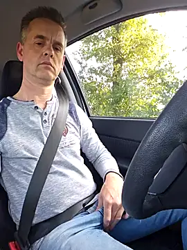 Snapshot of Hectorthyssen1 chatting on 09.30.25 Hectorthyssen1 online show from 09.30.25