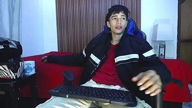 Snapshot of Zacktk7 chatting on 12.14.24 Zacktk7 online show from 12.14.24