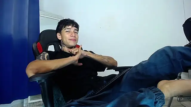 Snapshot of Zacktk7 chatting on 12.20.24 Zacktk7 online show from 12.20.24