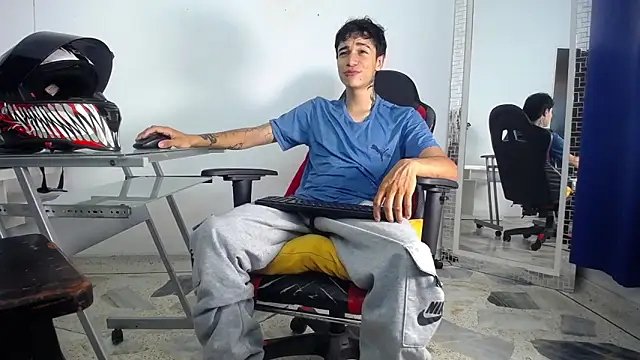 Snapshot of Zacktk7 chatting on 01.15.25 Zacktk7 online show from 01.15.25